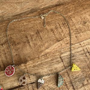 🍕 🥨 🍦  🌮 🧀